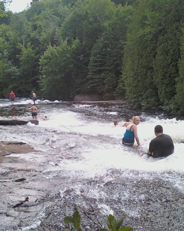 Gite Parc Mauricie B&B Saint-Mathieu-du-Parc Eksteriør bilde